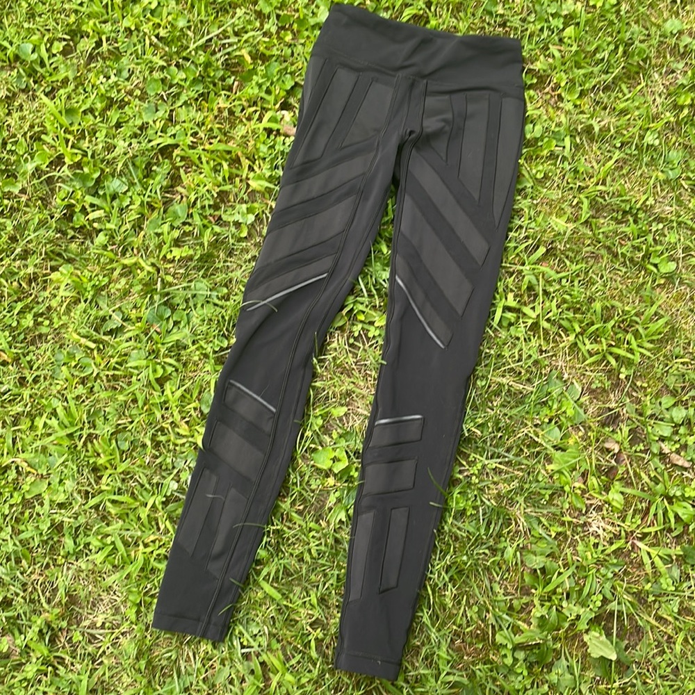 Lulu size 4 fleece lined reflective run tights